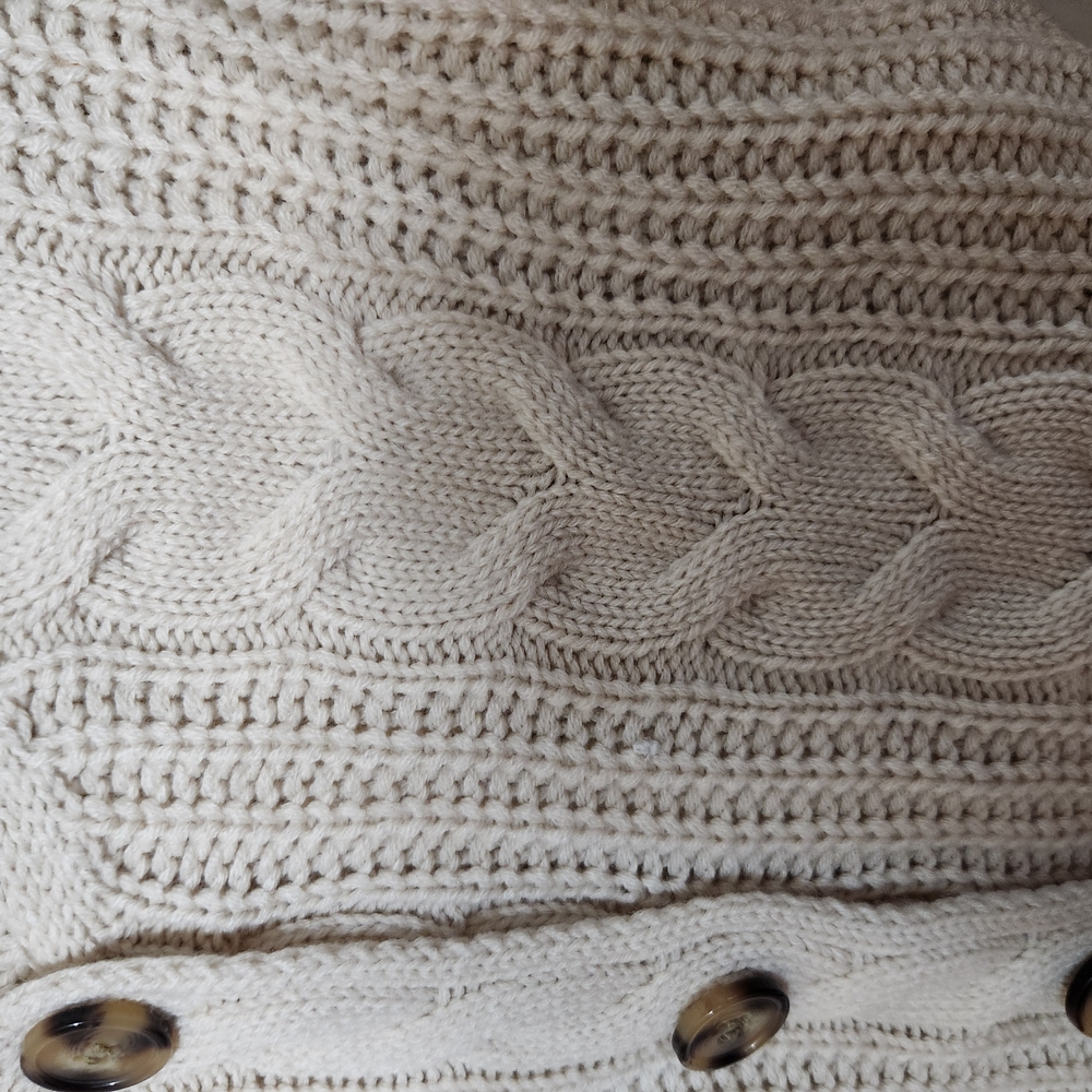 Women's Cream Cable Knit Sweater - Picture 8 of 11